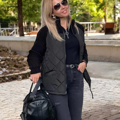 Pilla | Pikowana Kurtka z Dzianinowymi Rękawami i Wysokim Kołnierzem