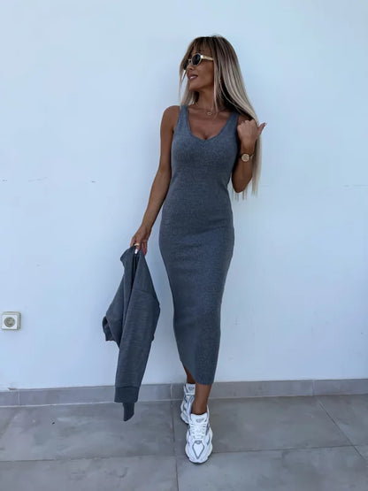 Genowefa – Dopasowany komplet bluzy i spódnicy